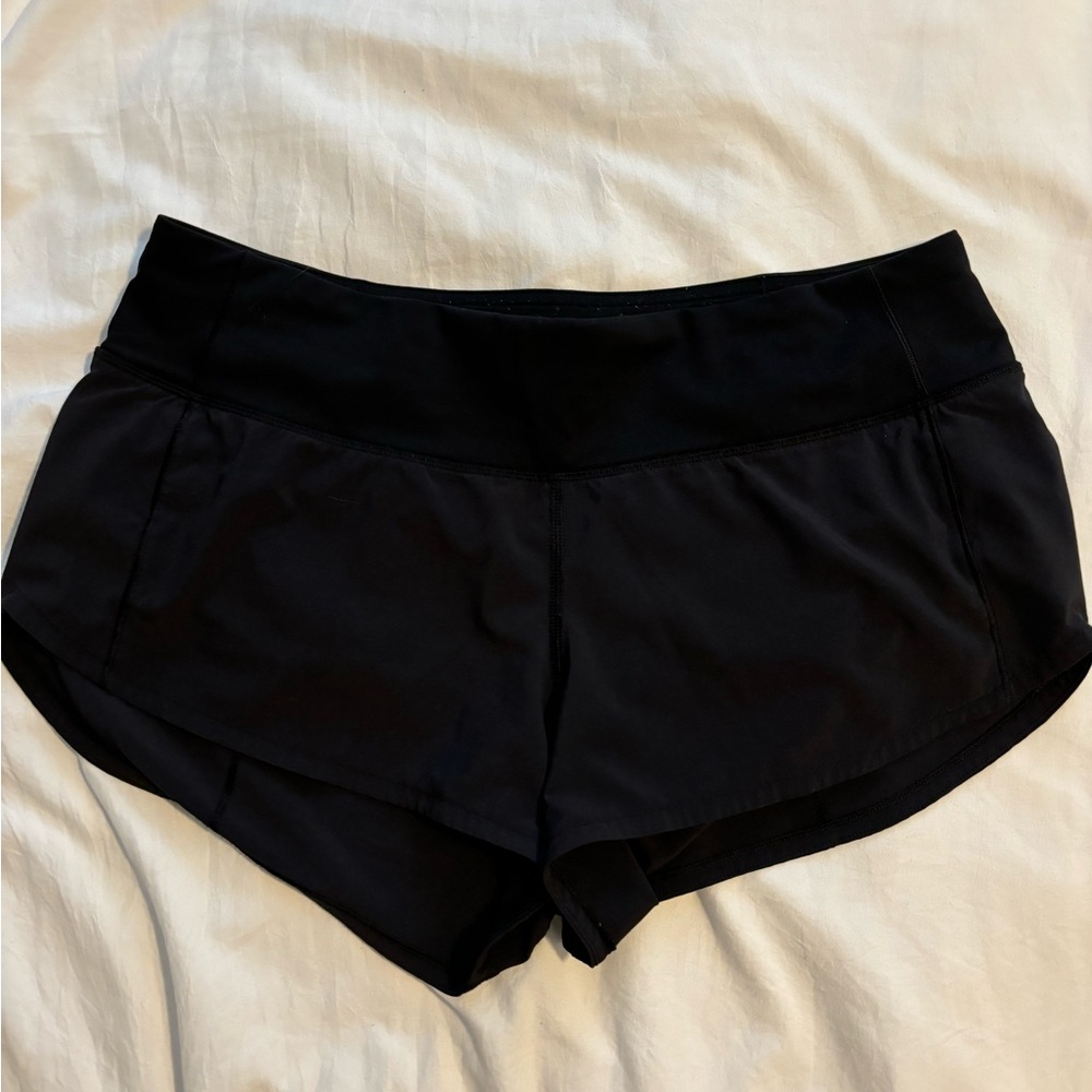 Lululemon Speed Up Short. 2.5 inch inseam. Low rise.